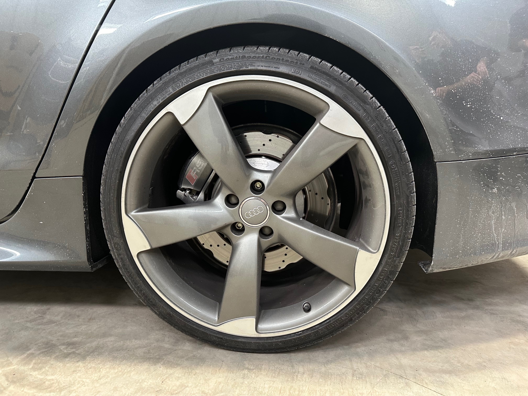 Audi Tire Pressure | Lou's Car Care Center, Inc.